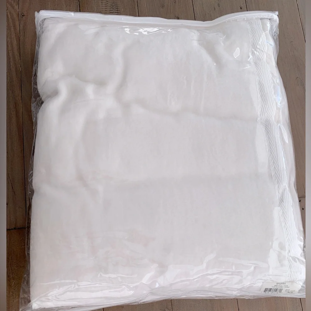 Sferra's Home Collection Plush Blankets Twin size white ivory NWT